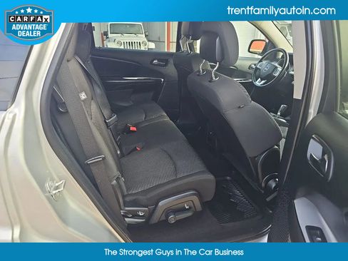 Used 2014 Dodge Journey SE w/ Flexible Seating Group image 17