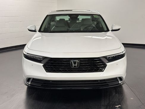 Used 2024 Honda Accord Touring image 6