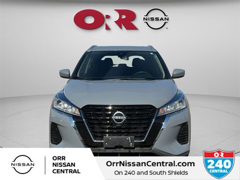 Used 2024 Nissan Kicks SV image 2