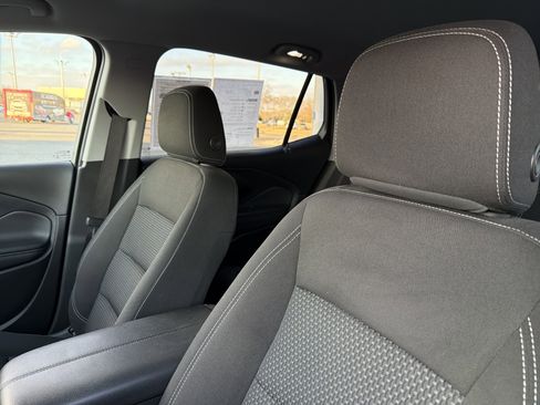 Certified 2022 GMC Terrain SLE w/ Driver Convenience Package image 11