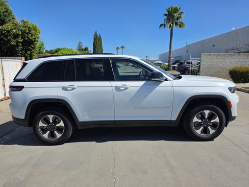 Used 2023 Jeep Grand Cherokee 4WD 4xe w/ Luxury Tech Group II image 3