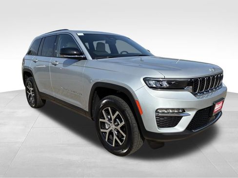 New 2025 Jeep Grand Cherokee Limited image 8