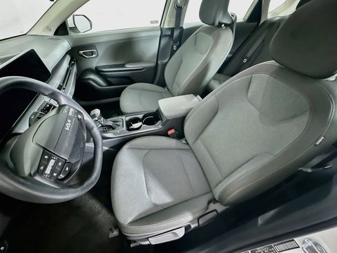 Used 2025 Kia K4 FWD image 13