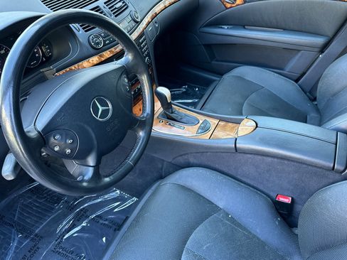 Used 2003 Mercedes-Benz E 500 Sedan image 4