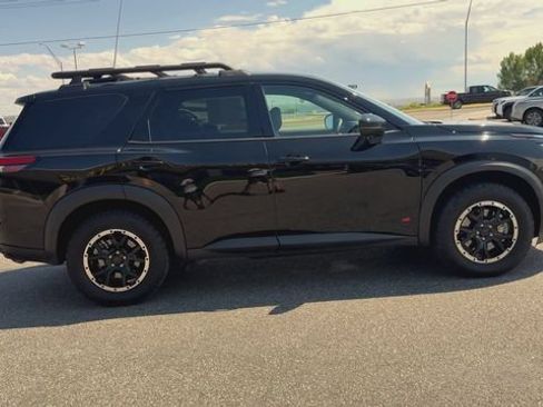 Used 2026 Nissan Pathfinder Rock Creek AWD/4WD image 9