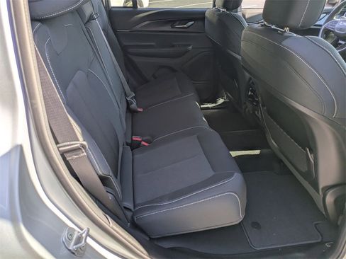 New 2025 Jeep Grand Cherokee Laredo image 30