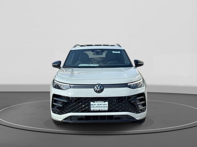 New 2026 Volkswagen Tiguan SE R-Line FWD image 2