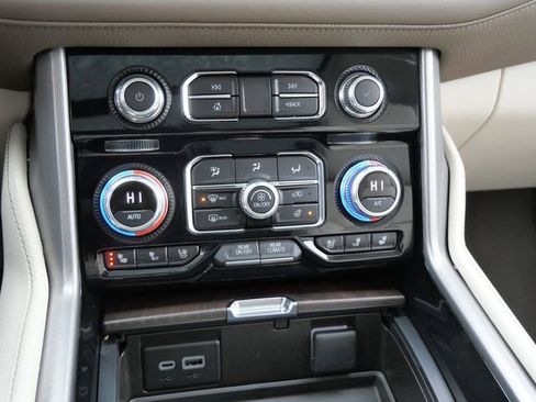 Used 2023 GMC Yukon Denali image 26