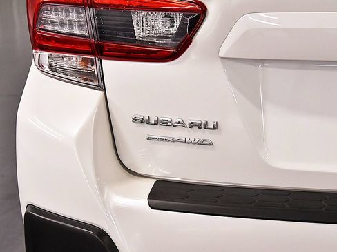 Used 2023 Subaru Crosstrek 2.0i Premium AWD/4WD image 10