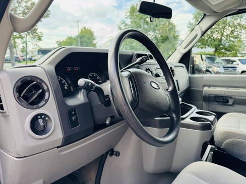 Used 2013 Ford E-350 and Econoline 350 XLT RWD image 34