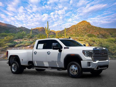 Used 2022 GMC Sierra 3500 Denali w/ Denali Ultimate Package AWD/4WD image 2