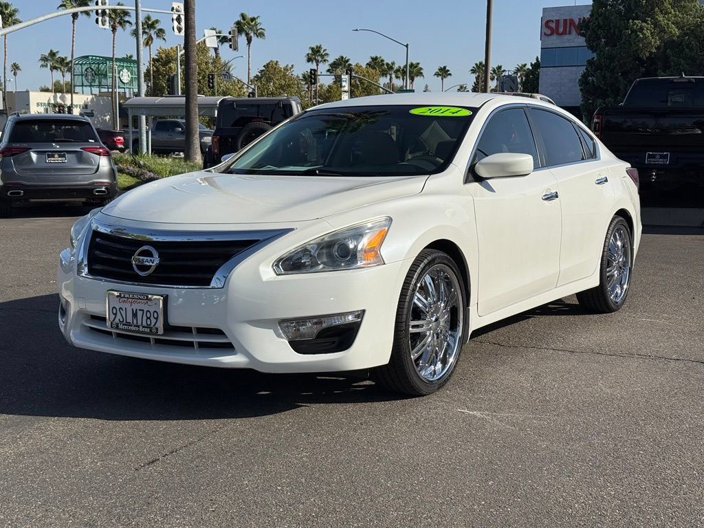 Used 2014 Nissan Altima 2.5 SV FWD image 7
