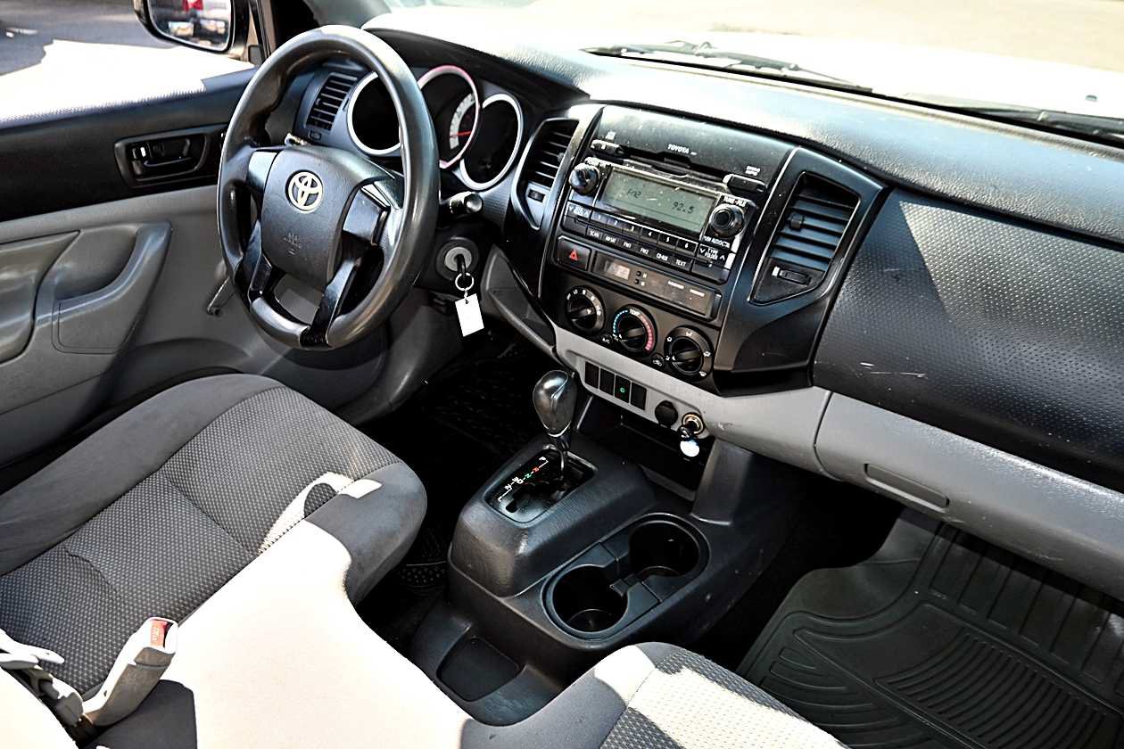 Used 2012 Toyota Tacoma 2WD Regular Cab image 8