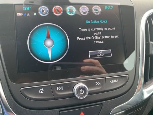 Used 2018 Chevrolet Equinox Premier image 19