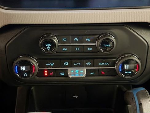 Used 2023 Ford Bronco Wildtrak AWD/4WD image 15
