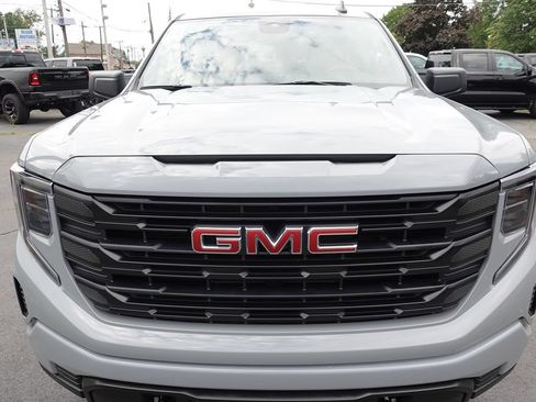 Used 2024 GMC Sierra 1500 Pro w/ Graphite Edition AWD/4WD image 6