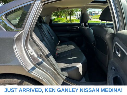 Used 2016 Nissan Altima 2.5 SL w/ Moonroof Package FWD image 19