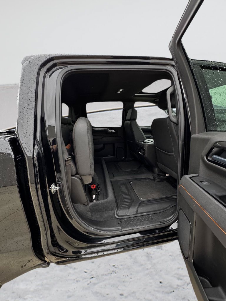 Used 2025 GMC Sierra 1500 AT4 w/ Technology Package AWD/4WD image 34