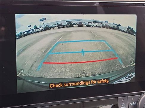 Used 2023 Toyota Highlander XLE FWD image 11