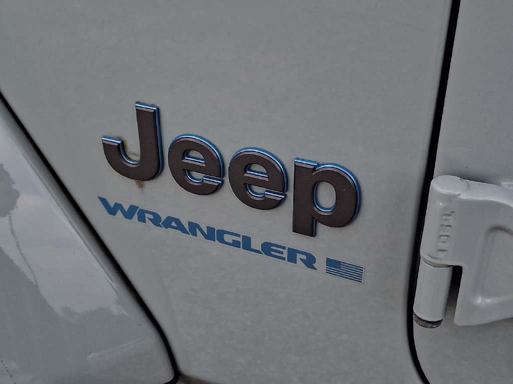 Used 2024 Jeep Wrangler Unlimited w/ Convenience Group AWD/4WD image 32