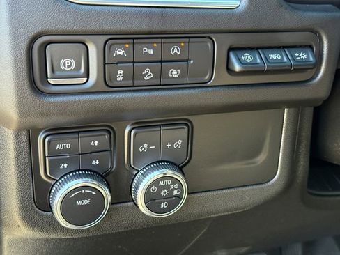 Used 2024 GMC Yukon AT4 w/ AT4 Premium Package AWD/4WD image 23