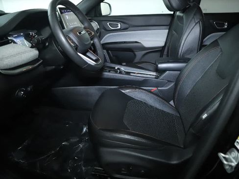 Used 2023 Jeep Compass Latitude AWD/4WD image 18