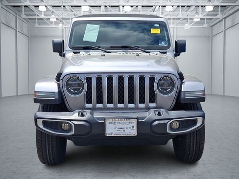 Used 2019 Jeep Wrangler Unlimited Sahara AWD/4WD image 2