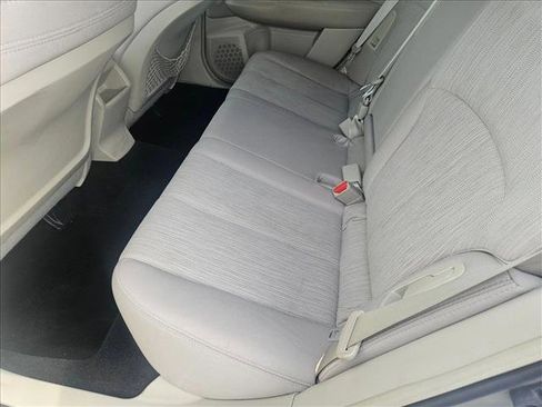 Used 2014 Subaru Outback 2.5i Premium w/ Accessory Value Package (OY1) image 16