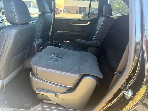 Used 2026 GMC Acadia Denali w/ LPO, Floor Liner Package AWD/4WD image 9