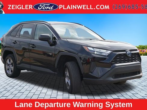 Used 2023 Toyota RAV4 LE AWD/4WD image 7