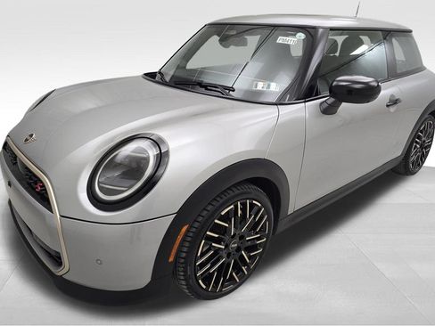 Used 2025 MINI Cooper S FWD image 5