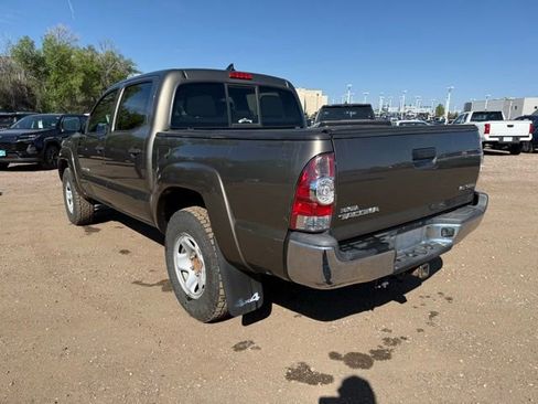 Used 2014 Toyota Tacoma 4x4 Double Cab w/ SR5 Package image 3