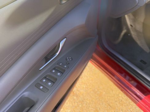 Used 2024 Hyundai Elantra SE image 17