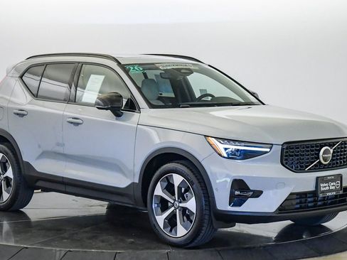 Certified 2026 Volvo XC40 B5 Plus w/ Protection Package Premier AWD/4WD image 6