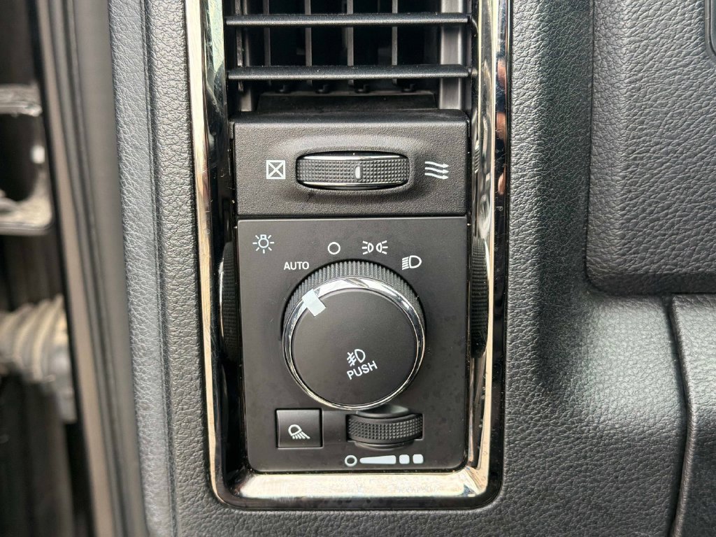 Used 2015 RAM 1500 Sport w/ Convenience Group AWD/4WD image 33