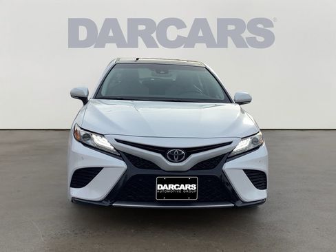 Used 2018 Toyota Camry XSE image 2