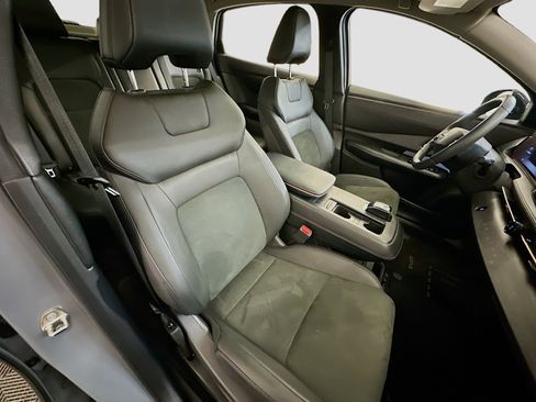 Used 2023 Nissan Ariya AWD image 34