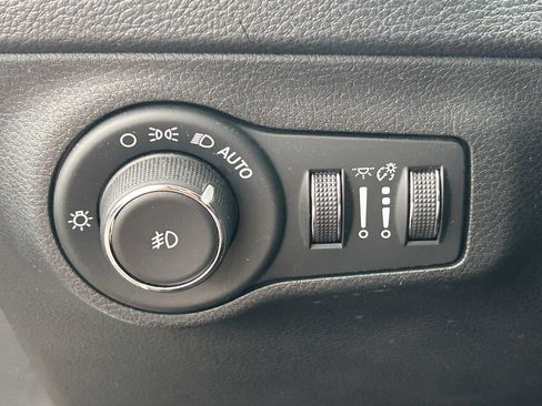 Used 2018 Jeep Compass Limited w/ Safe & Security Group AWD/4WD image 24