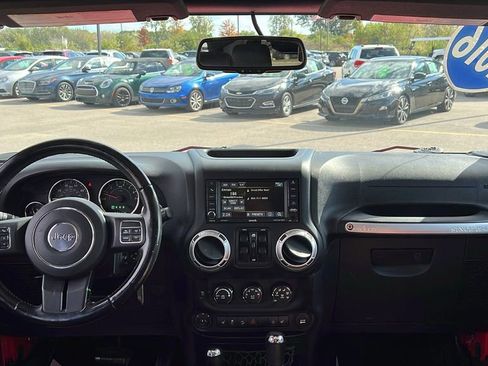 Used 2016 Jeep Wrangler Unlimited Sahara w/ Dual Top Group image 12