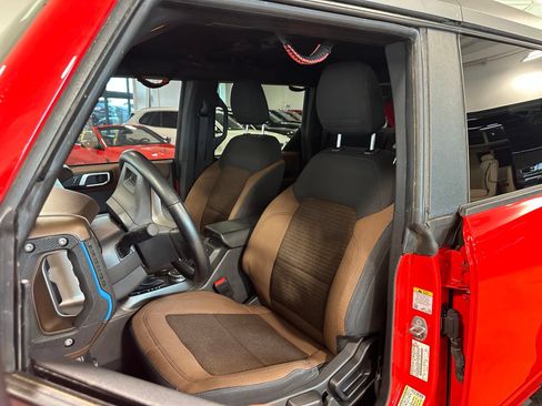 Used 2023 Ford Bronco Outer Banks w/ Sasquatch Package AWD/4WD image 11