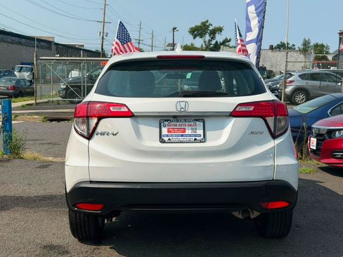 Used 2021 Honda HR-V LX image 3