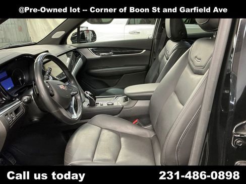 Used 2022 Cadillac XT6 Premium Luxury image 14