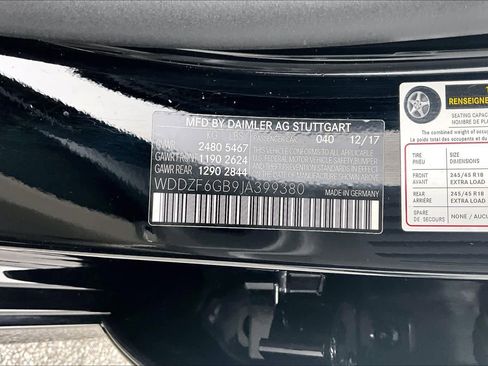 Used 2018 Mercedes-Benz E 400 4MATIC Sedan image 32