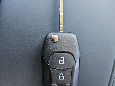 New 2025 Ford Maverick XL w/ Equipment Group 102A image 29