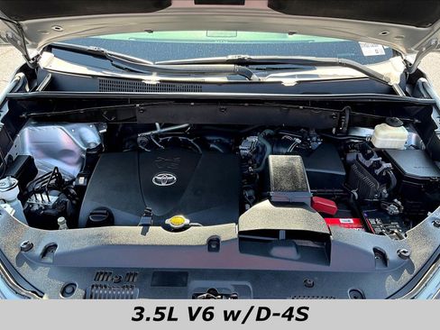 Used 2017 Toyota Highlander Limited Platinum FWD image 31