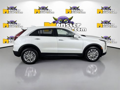 Used 2024 Cadillac XT4 Luxury image 4