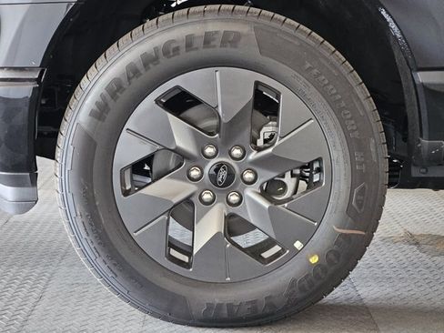 New 2025 Ford F150 Lightning Flash AWD/4WD image 8