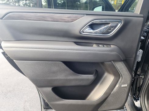 Used 2021 Chevrolet Tahoe Z71 image 16