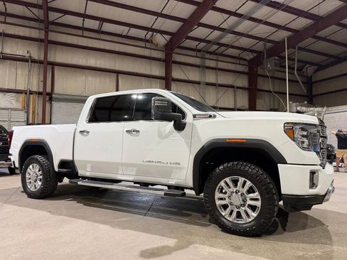Used 2023 GMC Sierra 2500 Denali w/ Denali Ultimate Package AWD/4WD image 3