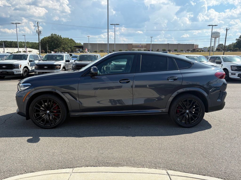 Used 2022 BMW X6 xDrive40i w/ M Sport Package AWD/4WD image 4